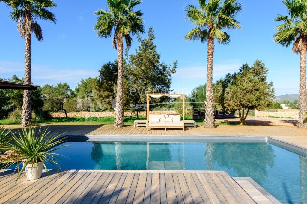 Luxury Cosmopolitan Villa of Top Quality Set in Peaceful Countryside, ref. 1542, for sale in Ibiza by everything ibiza Properties