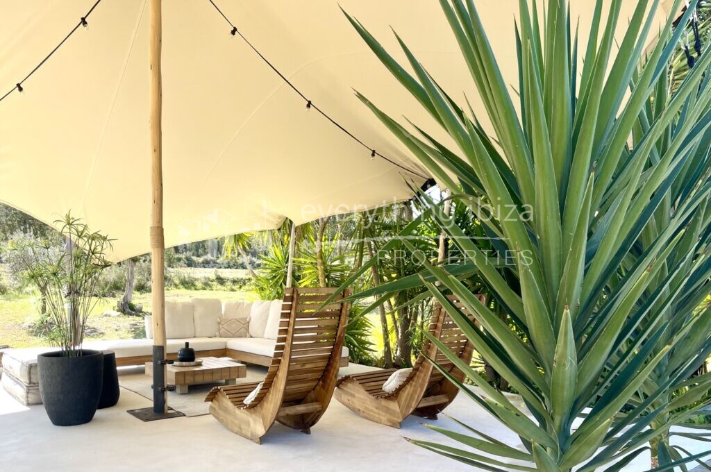 Luxury Cosmopolitan Villa of Top Quality Set in Peaceful Countryside, ref. 1542, for sale in Ibiza by everything ibiza Properties