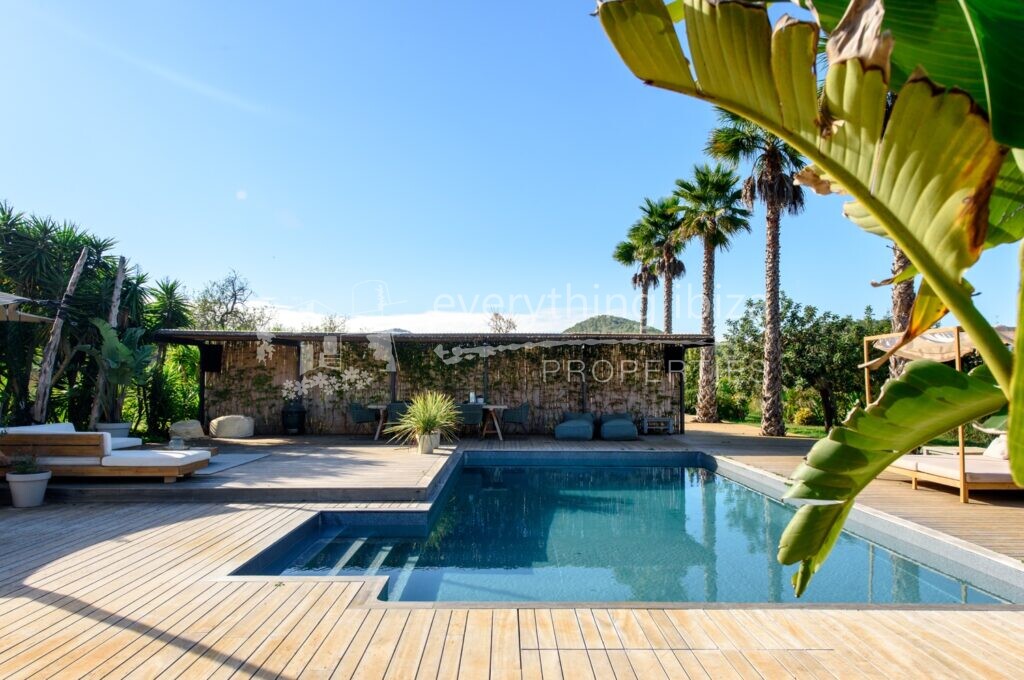 Luxury Cosmopolitan Villa of Top Quality Set in Peaceful Countryside, ref. 1542, for sale in Ibiza by everything ibiza Properties