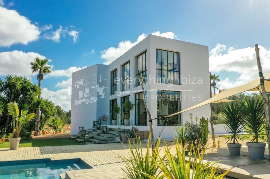 Luxury Cosmopolitan Villa of Top Quality Set in Peaceful Countryside, ref. 1542, for sale in Ibiza by everything ibiza Properties