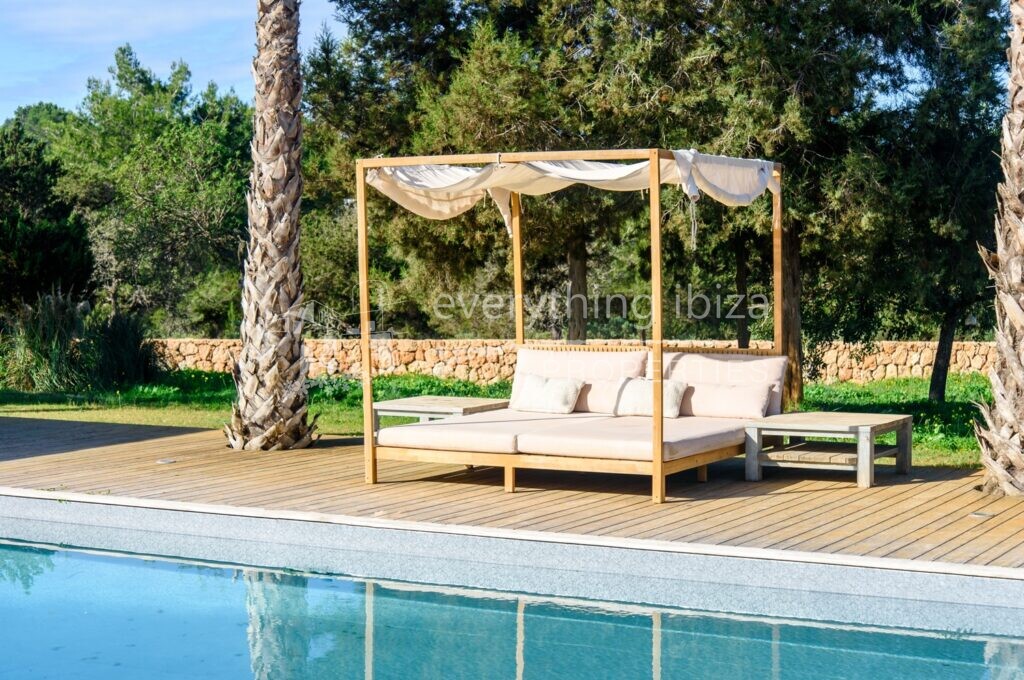 Luxury Cosmopolitan Villa of Top Quality Set in Peaceful Countryside, ref. 1542, for sale in Ibiza by everything ibiza Properties