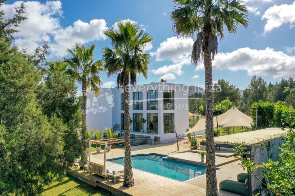 Luxury Cosmopolitan Villa of Top Quality Set in Peaceful Countryside, ref. 1542, for sale in Ibiza by everything ibiza Properties