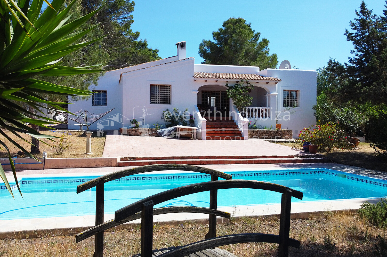 Charming Traditionally Styled Villa Set on a Large Country Plot, ref. 1546, for sale in Ibiza by everything ibiza Properties