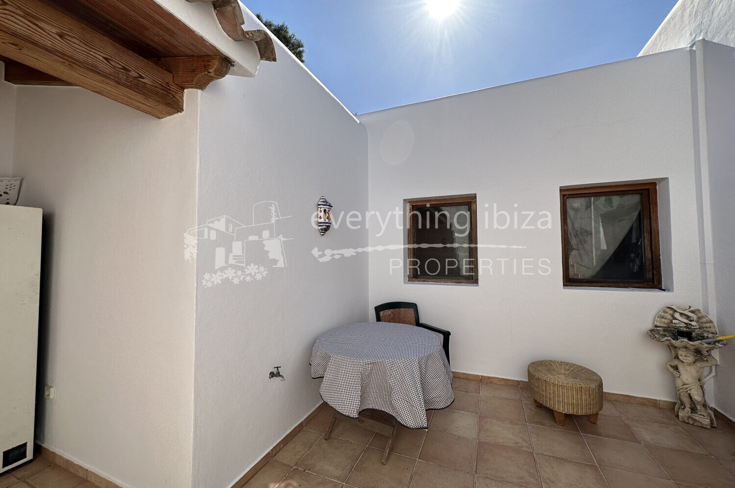 Charming Traditionally Styled Villa Set on a Large Country Plot, ref. 1546, for sale in Ibiza by everything ibiza Properties