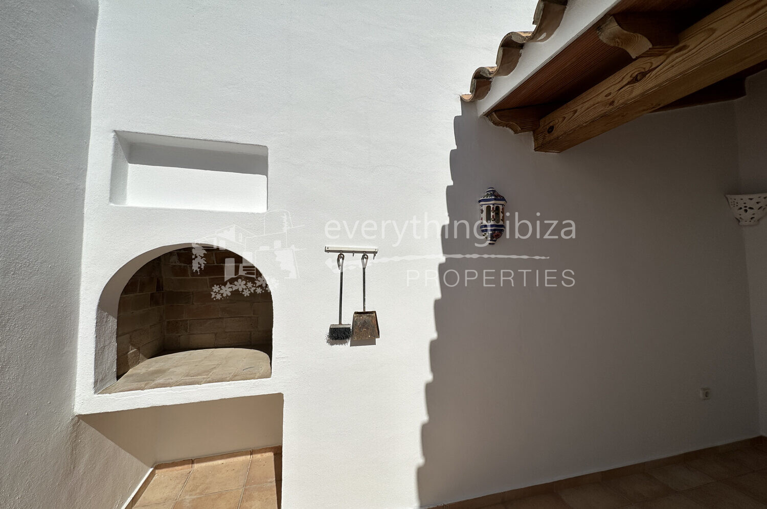 Charming Traditionally Styled Villa Set on a Large Country Plot, ref. 1546, for sale in Ibiza by everything ibiza Properties