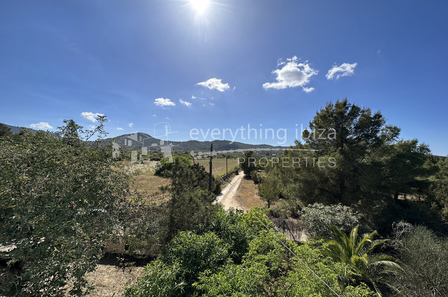 Charming Traditionally Styled Villa Set on a Large Country Plot, ref. 1546, for sale in Ibiza by everything ibiza Properties