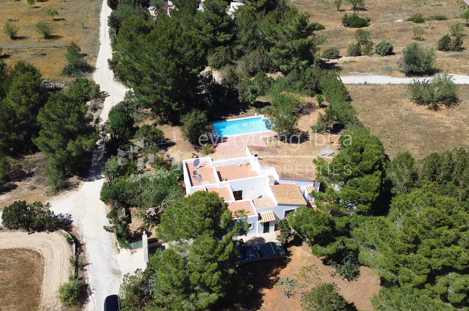Charming Traditionally Styled Villa Set on a Large Country Plot, ref. 1546, for sale in Ibiza by everything ibiza Properties