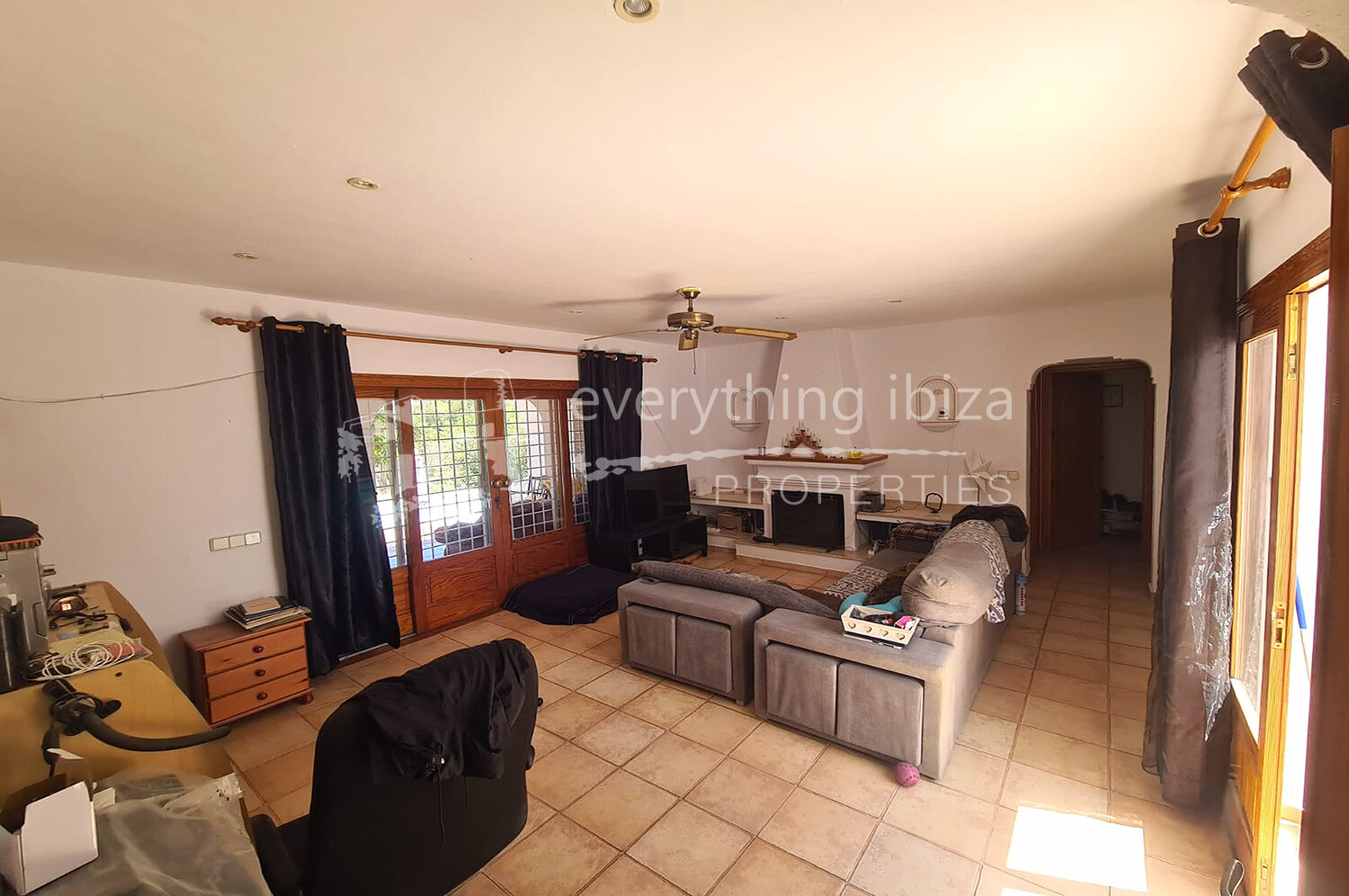 Charming Traditionally Styled Villa Set on a Large Country Plot, ref. 1546, for sale in Ibiza by everything ibiza Properties