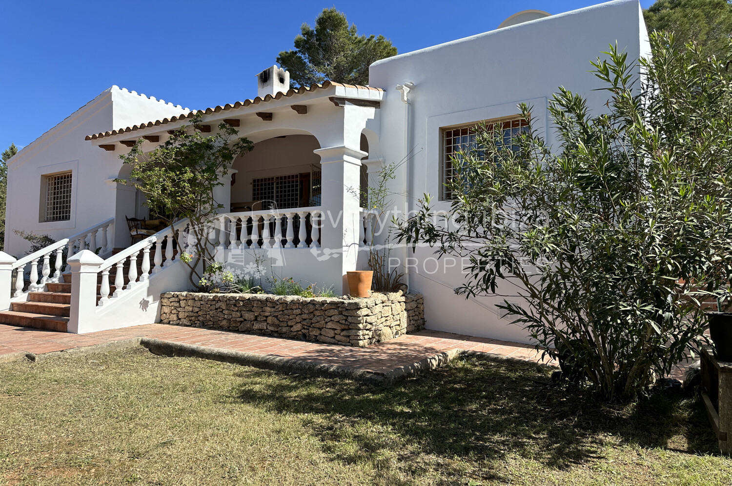 Charming Traditionally Styled Villa Set on a Large Country Plot, ref. 1546, for sale in Ibiza by everything ibiza Properties