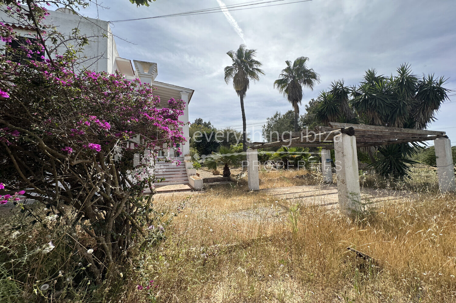 Charming Spacious Ground Floor Apartment with 78m2 Garden, ref. 1558, for sale by everything ibiza Properties