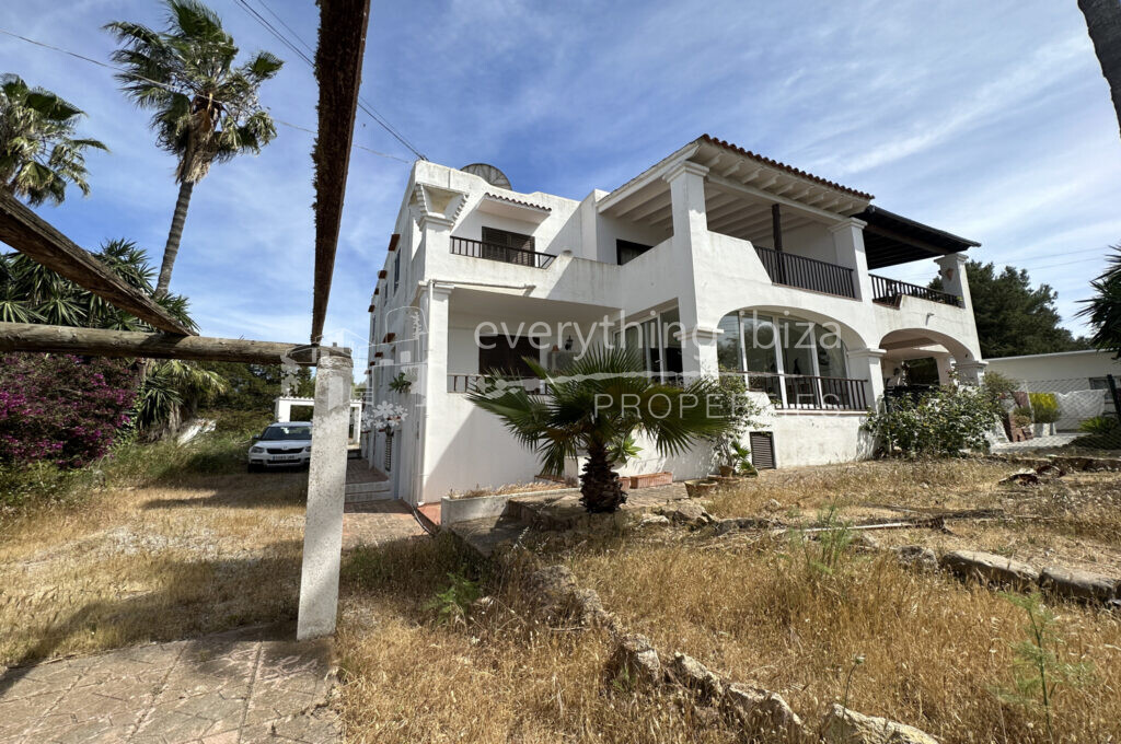 Charming Spacious Ground Floor Apartment with 78m2 Garden, ref. 1558, for sale by everything ibiza Properties