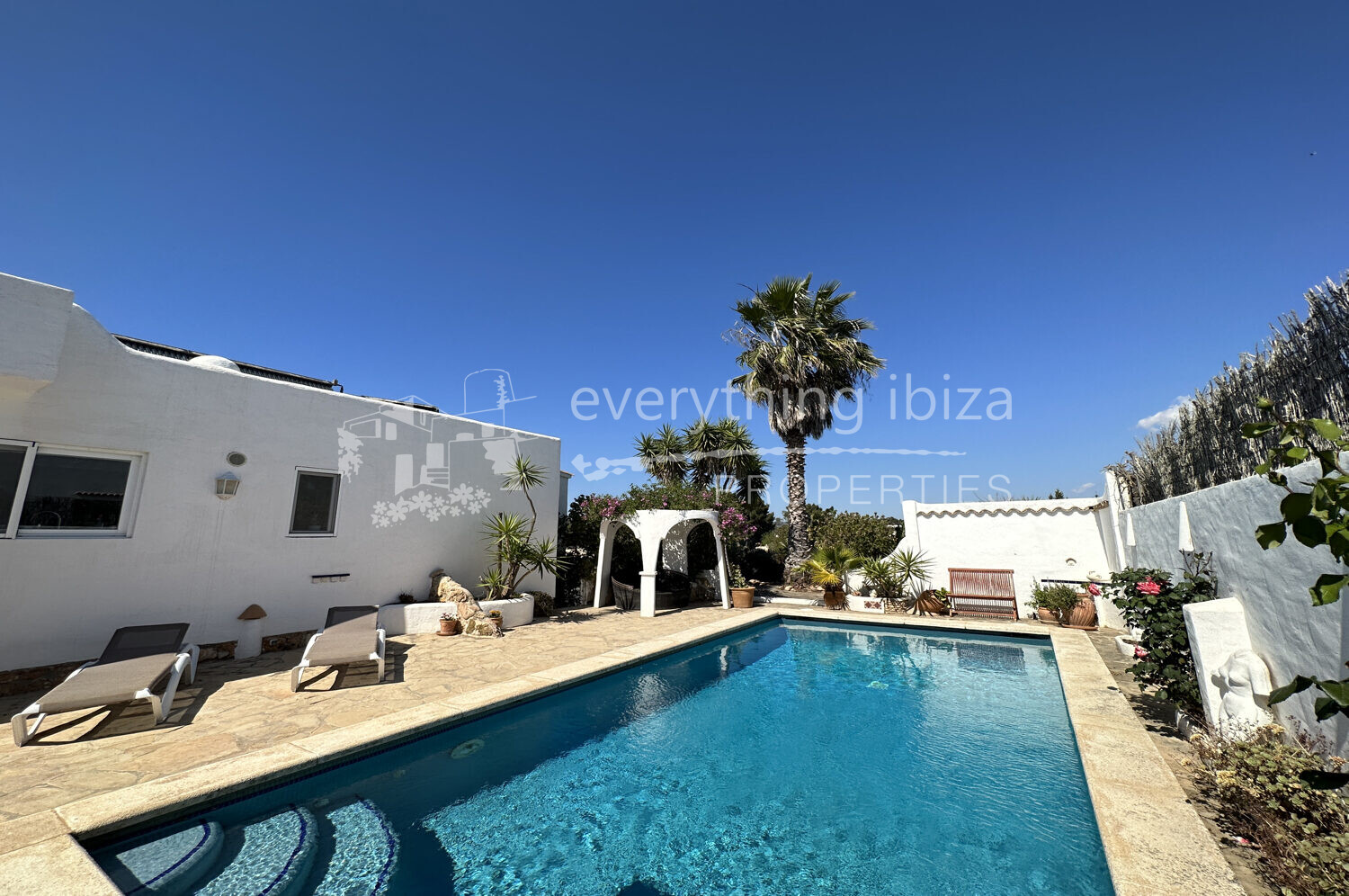 Charming Homely Villa with Lots of Character and Private Pool, ref. 1603, for sale in Ibiza by everything ibiza Properties