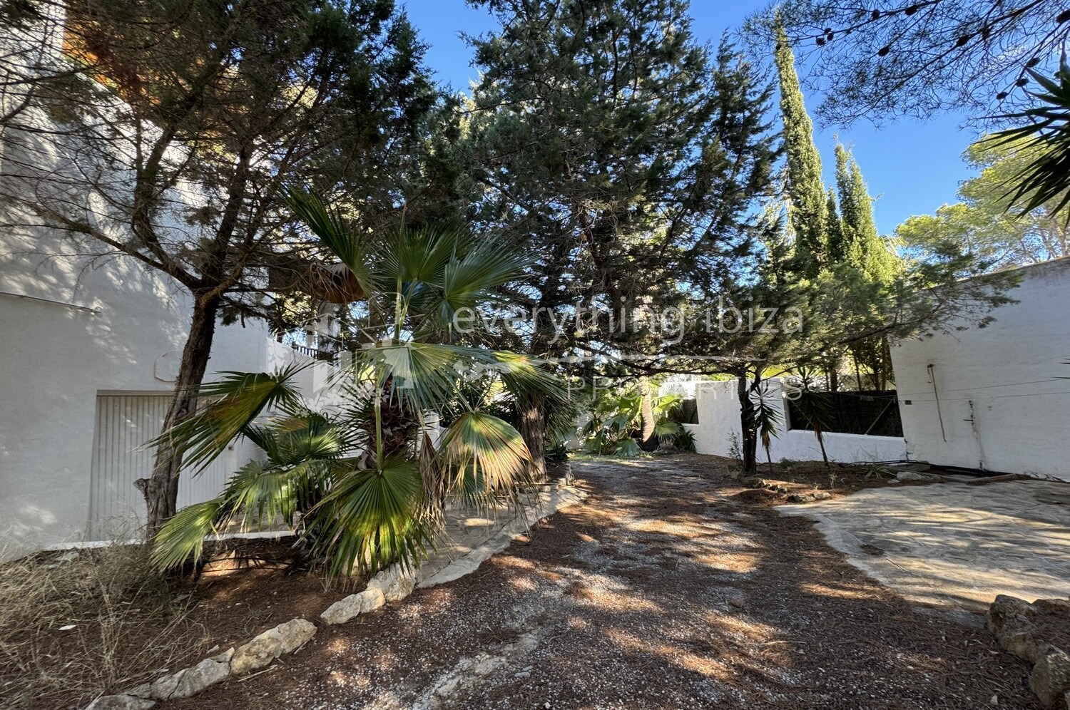 Charming Traditionally Styled Detached Villa in Country Surroundings, ref. 1604, for sale in Ibiza by everything ibiza Properties