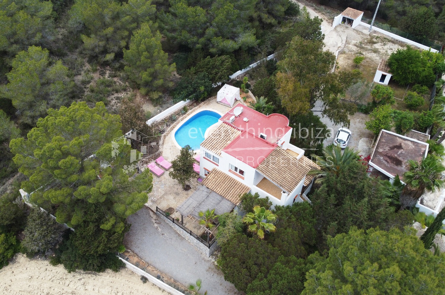 Charming Traditionally Styled Detached Villa in Country Surroundings, ref. 1604, for sale in Ibiza by everything ibiza Properties