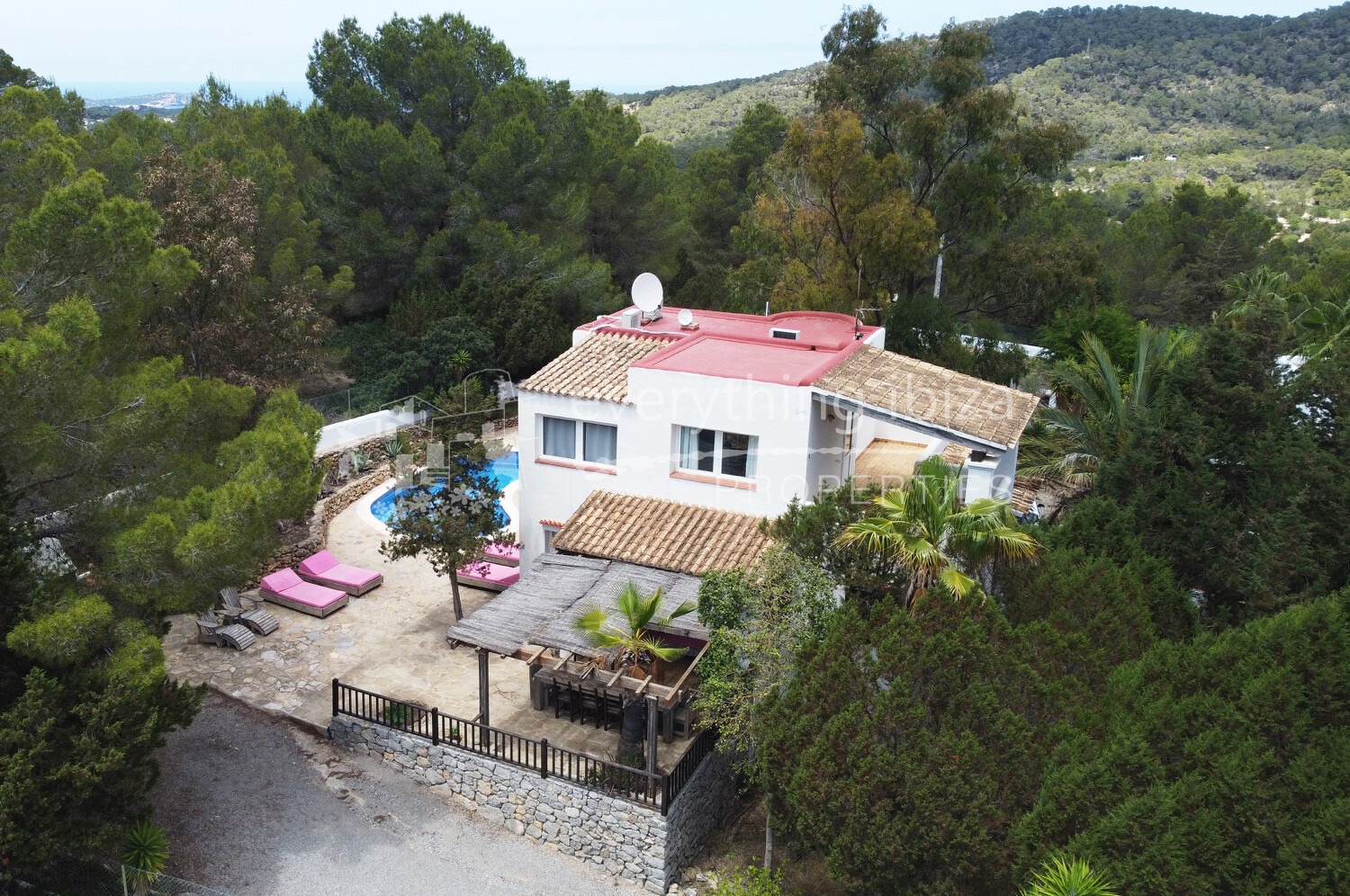 Charming Traditionally Styled Detached Villa in Country Surroundings, ref. 1604, for sale in Ibiza by everything ibiza Properties