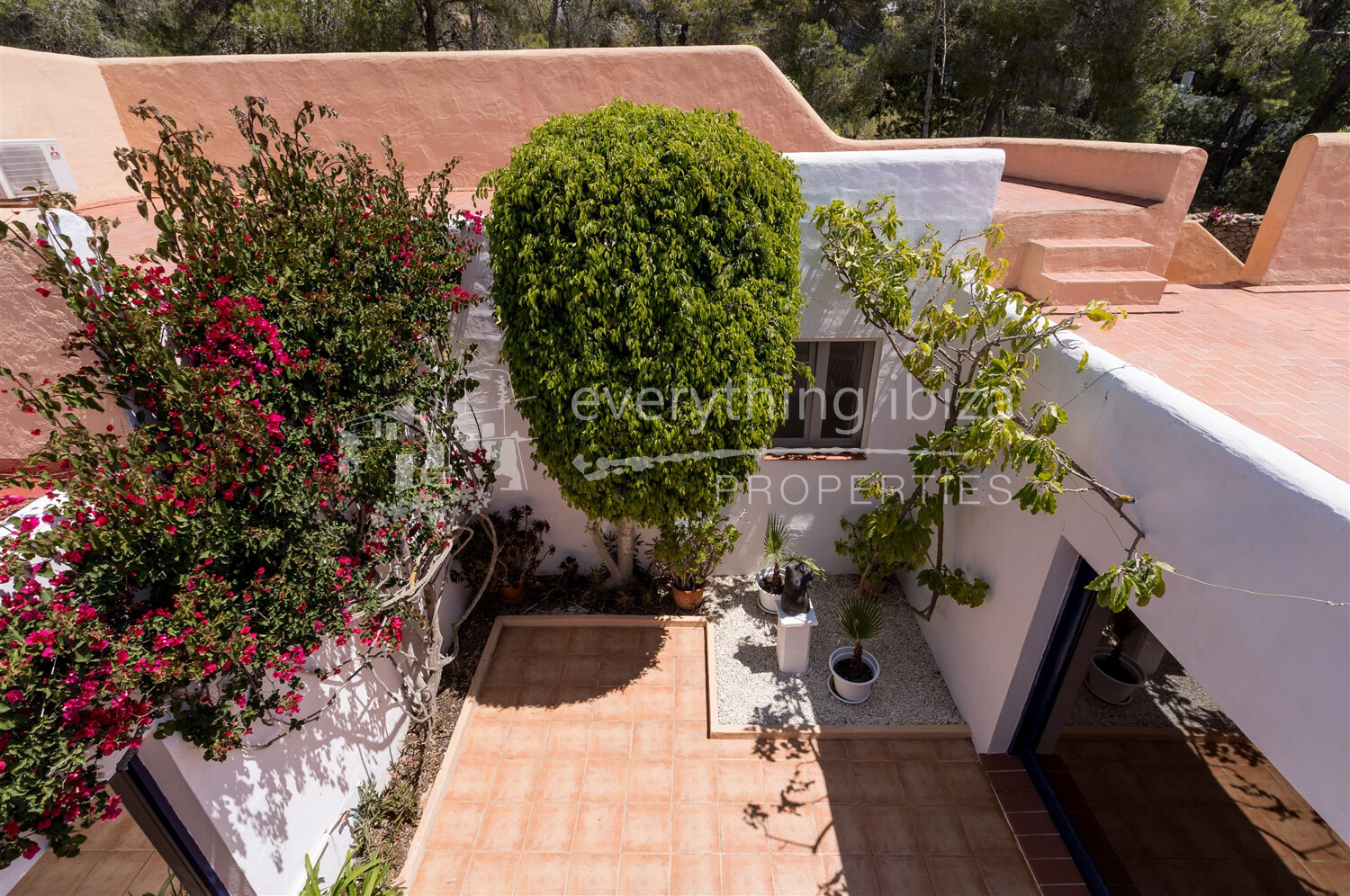 Beautiful Stylish Villa Near to the Beach with Sea & Sunset Views, ref. 1605, for sale in Ibiza by everything ibiza Properties