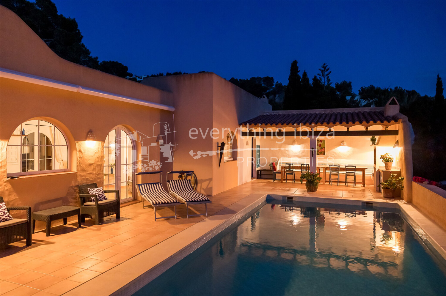 Beautiful Stylish Villa Near to the Beach with Sea & Sunset Views, ref. 1605, for sale in Ibiza by everything ibiza Properties