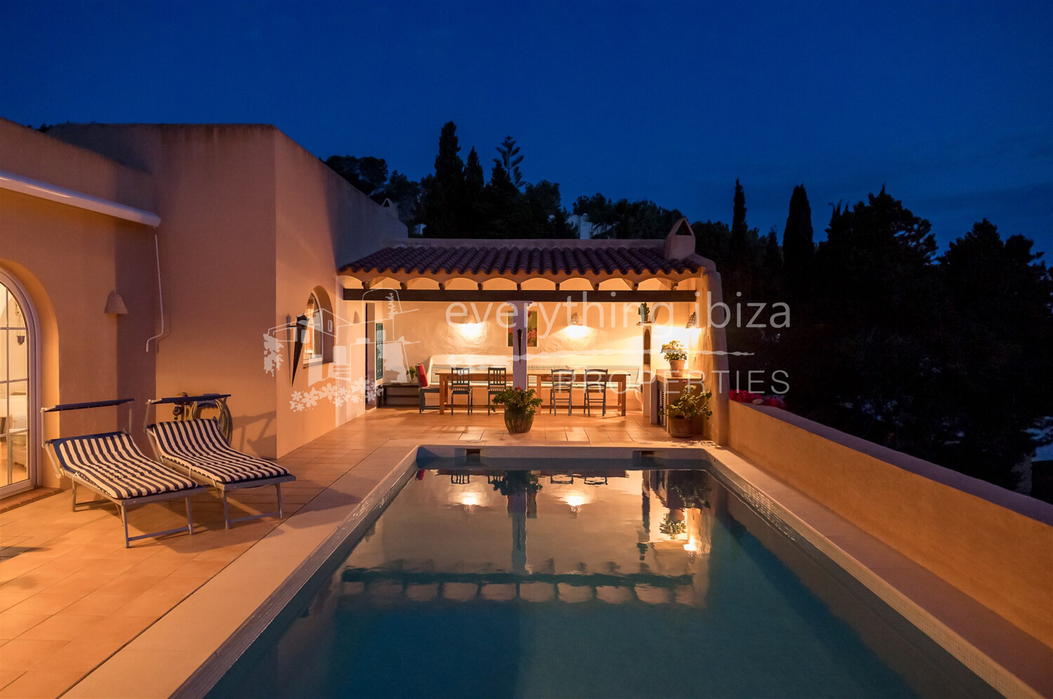 Beautiful Stylish Villa Near to the Beach with Sea & Sunset Views, ref. 1605, for sale in Ibiza by everything ibiza Properties