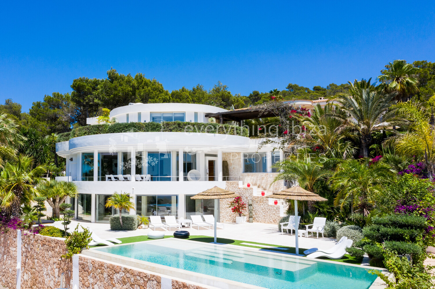 Luxurious Cosmopolitan Villa with Stunning Sea and Sunset Views, ref. 1609, for sale in Ibiza by everything ibiza Properties