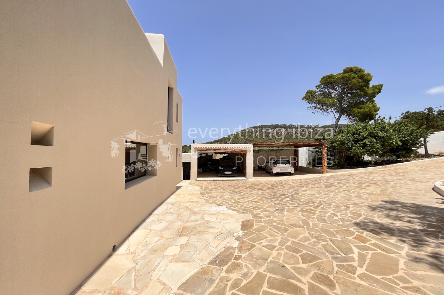 Gorgeous Detached Villa of the Finest Quality with Stunning Views, ref. 1612, for sale in Ibiza by everything ibiza Properties
