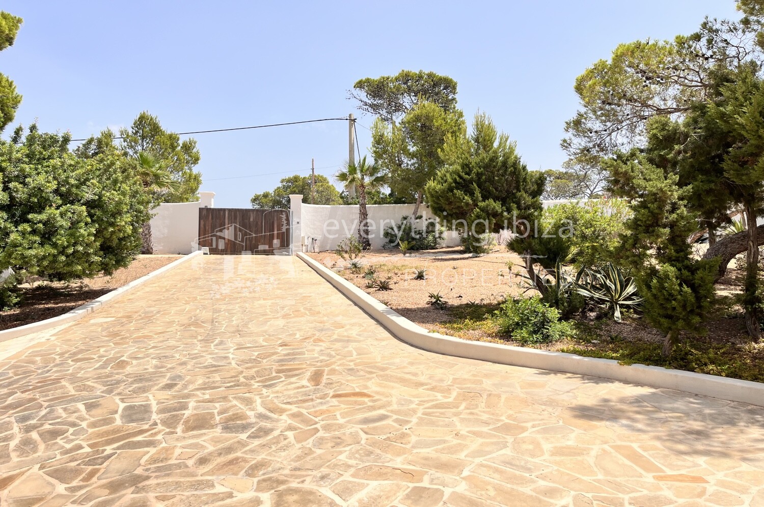 Gorgeous Detached Villa of the Finest Quality with Stunning Views, ref. 1612, for sale in Ibiza by everything ibiza Properties