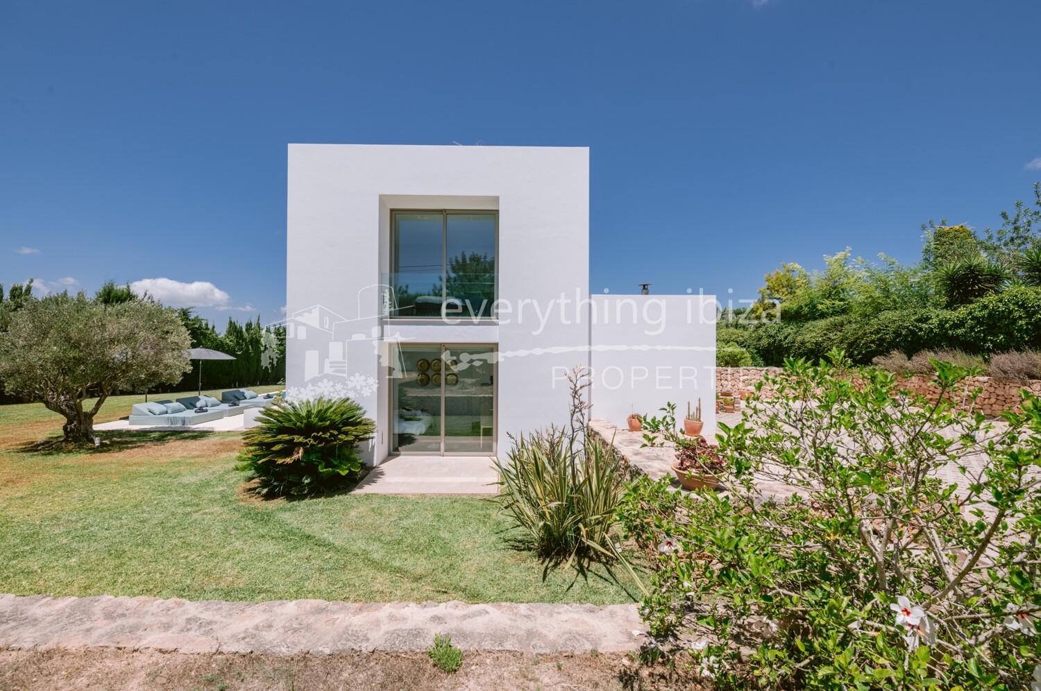 Cosmopolitan Luxury Detached Villa Close to Jesus Village, ref. 1617, for sale in Ibiza by everything ibiza Properties