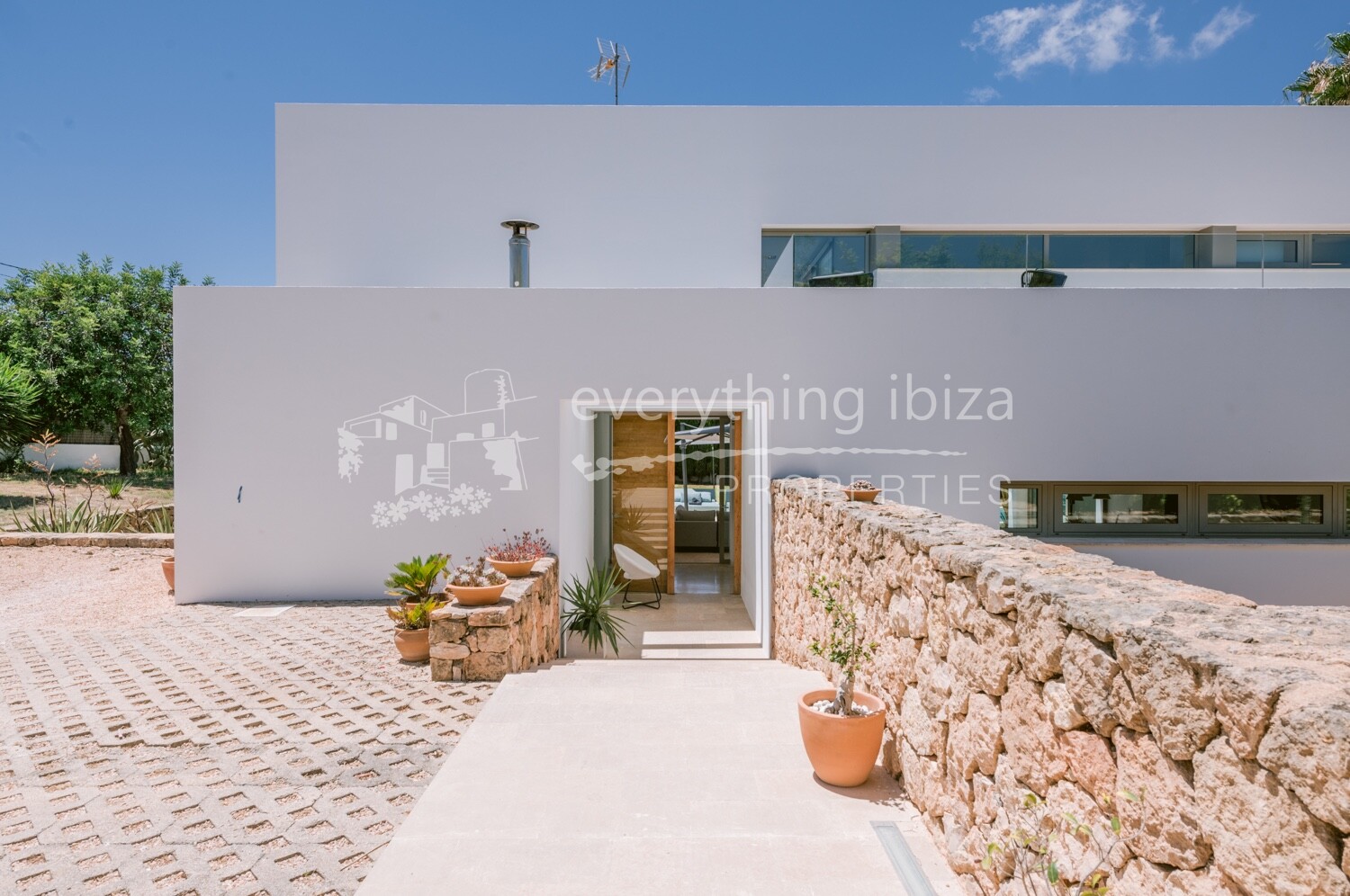 Cosmopolitan Luxury Detached Villa Close to Jesus Village, ref. 1617, for sale in Ibiza by everything ibiza Properties