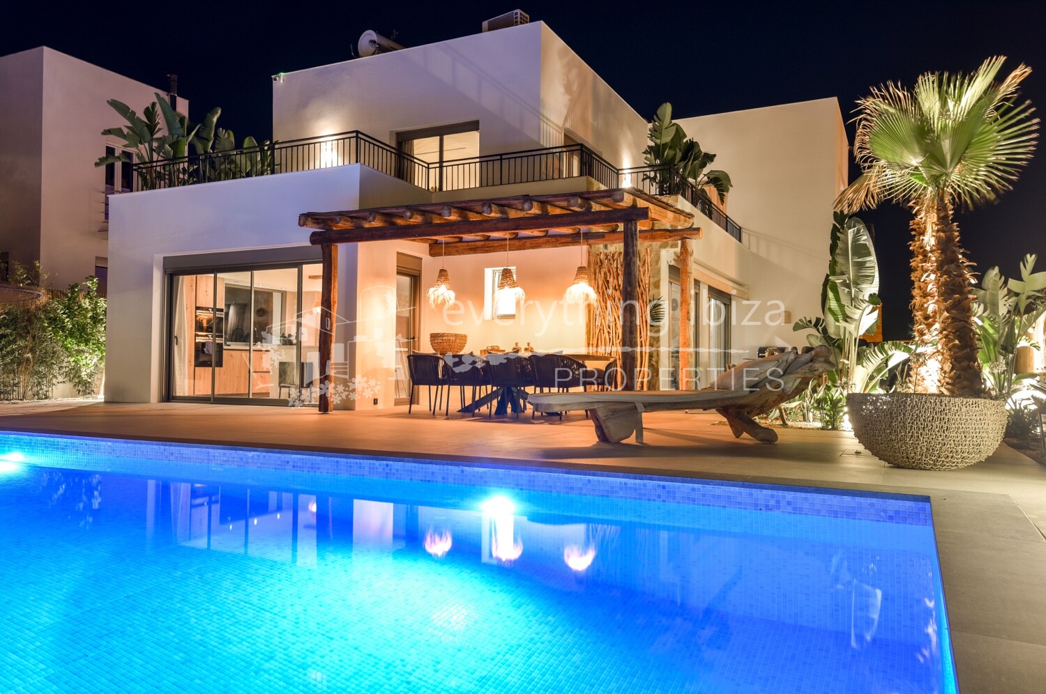 Magnificent Modern Villa in Super Location with Tourist License, ref. 1618, for sale in Ibiza by everything ibiza Properties