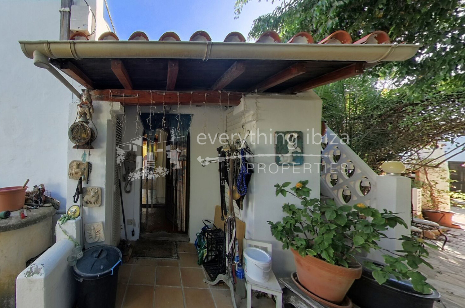 Homely Detached House in Sought After Cala Vadella, ref. 1621, for sale in Ibiza by everything ibiza Properties