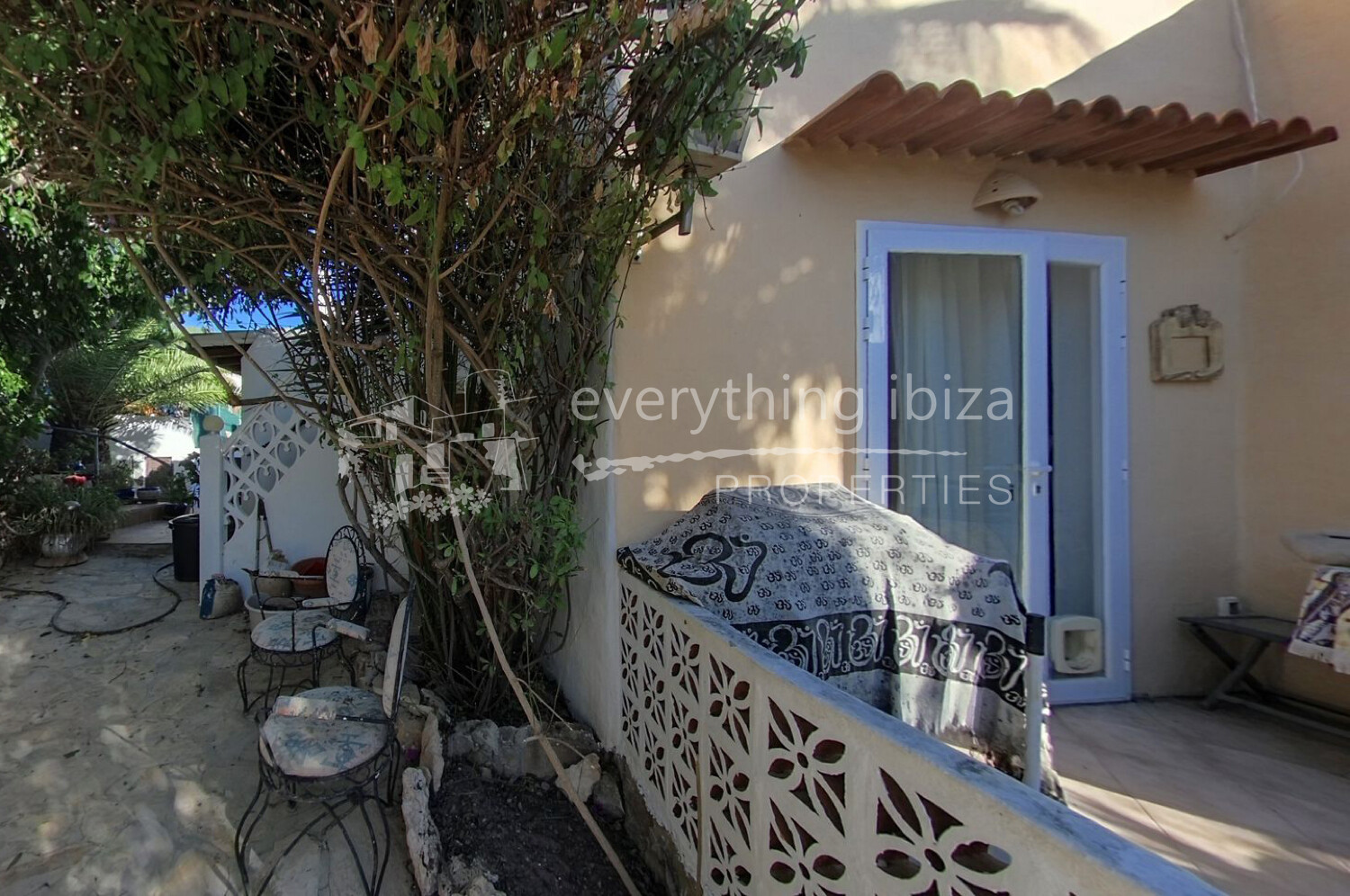 Homely Detached House in Sought After Cala Vadella, ref. 1621, for sale in Ibiza by everything ibiza Properties