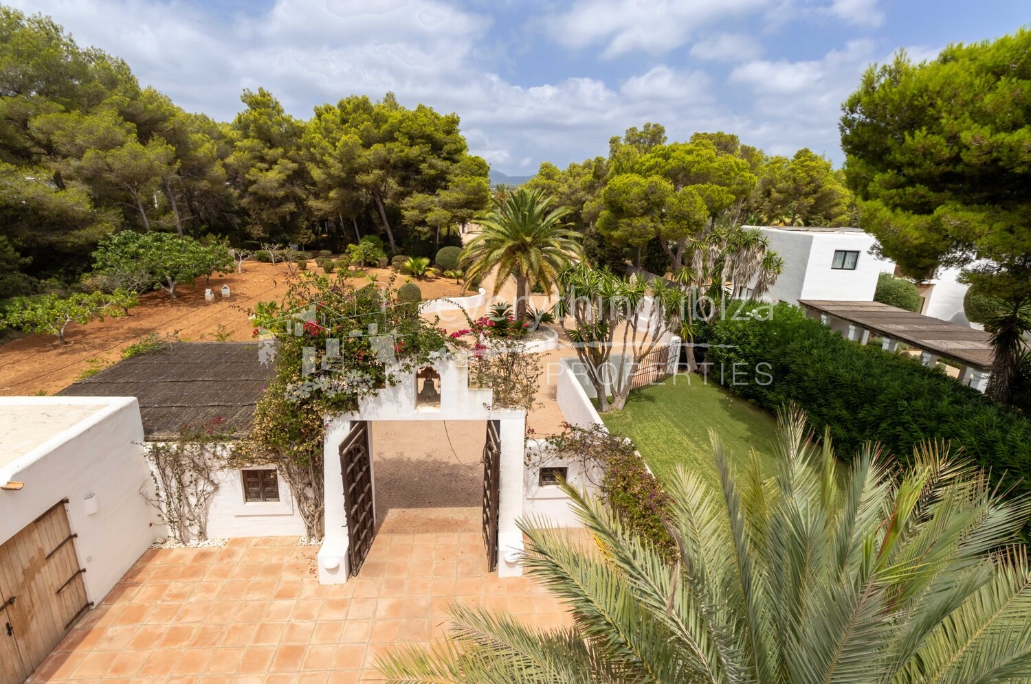 Magnificent Frontline Blakstad Renovated Villa with Huge Pool, ref. 1628, for sale in Ibiza by everything ibiza Properties