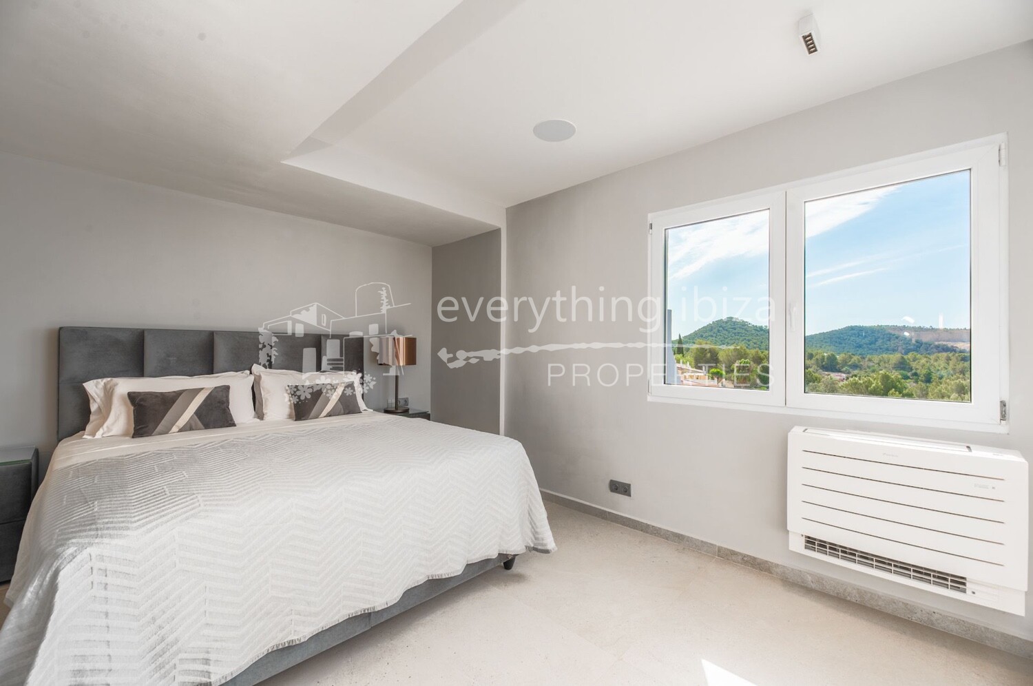 Newly Built Detached Villa of the Finest Quality with Tourist License, ref. 1627, for sale in Ibiza by everything ibiza Properties