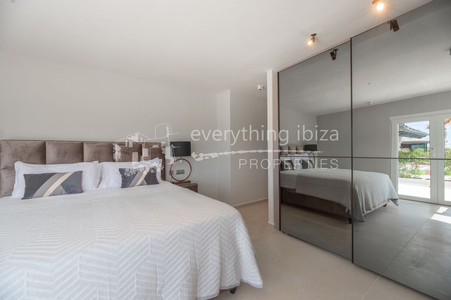 Newly Built Detached Villa of the Finest Quality with Tourist License, ref. 1627, for sale in Ibiza by everything ibiza Properties