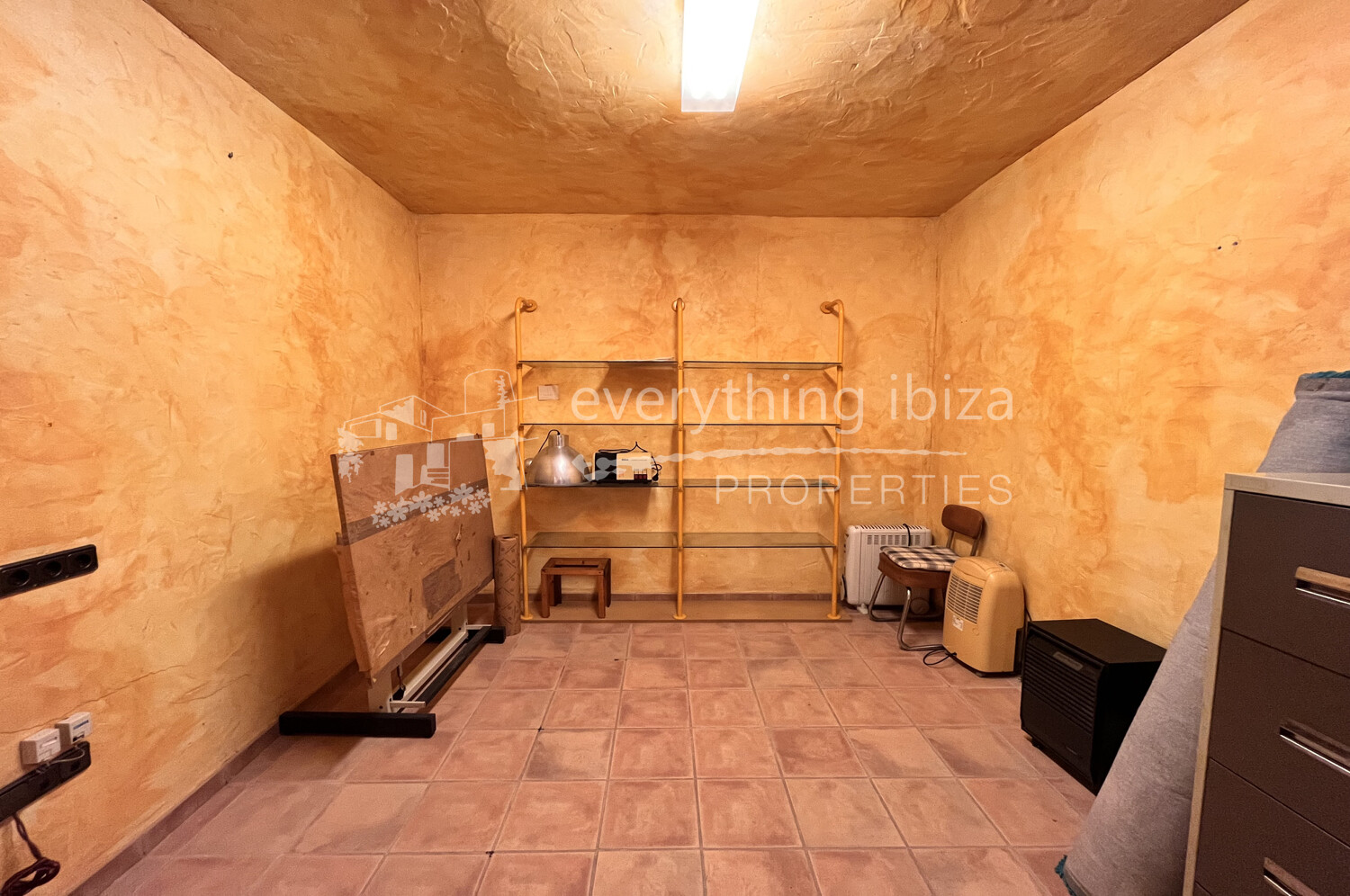 https://www.everythingibiza.com/properties/versatile-commer…of-san-jose-1640/,ref. 11, for sale in Ibiza by everything ibiza Properties