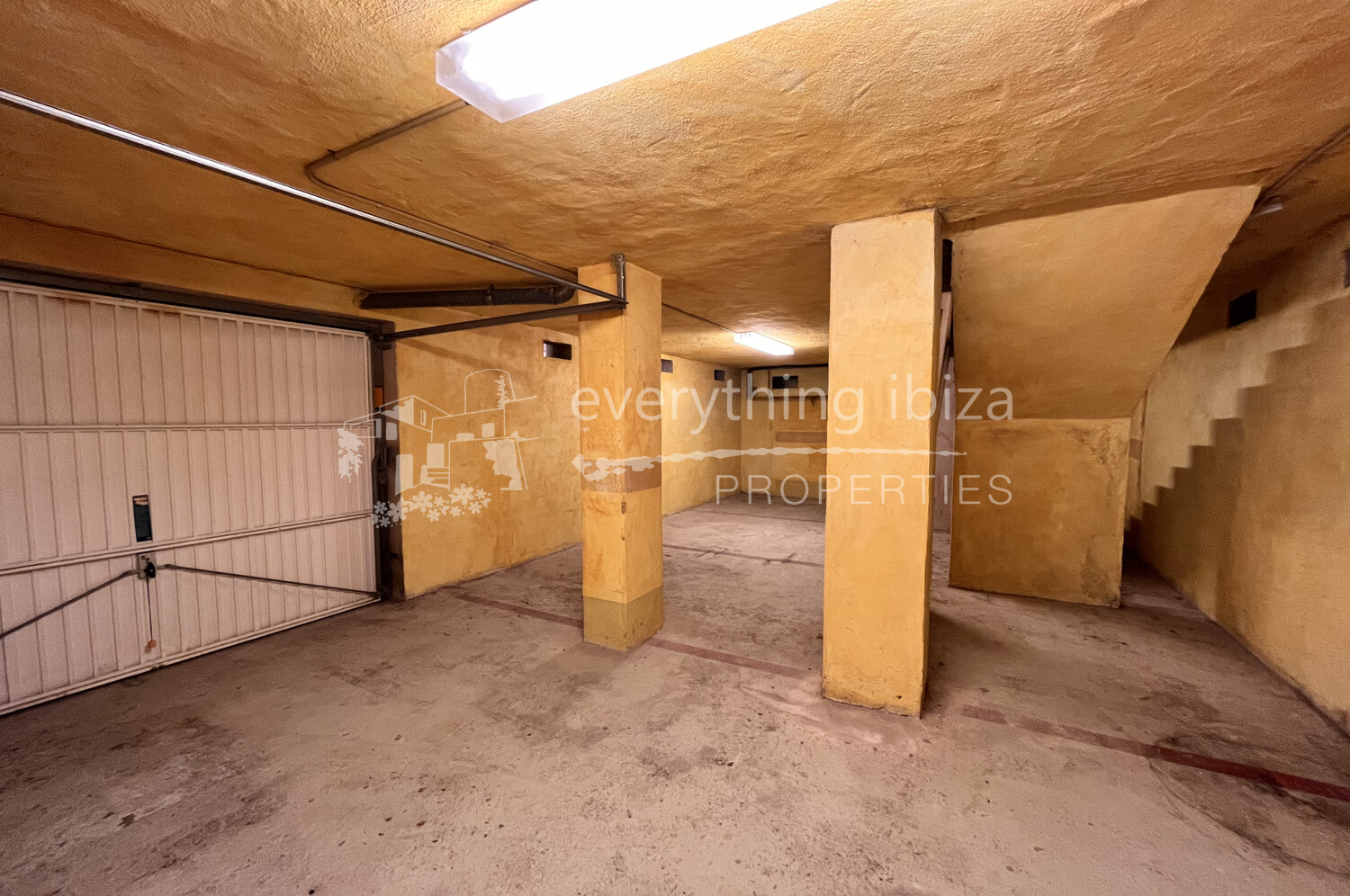Versatile Commercial Property in the Centre of San Jose, ref. 1640, for sale in Ibiza by everything ibiza Properties