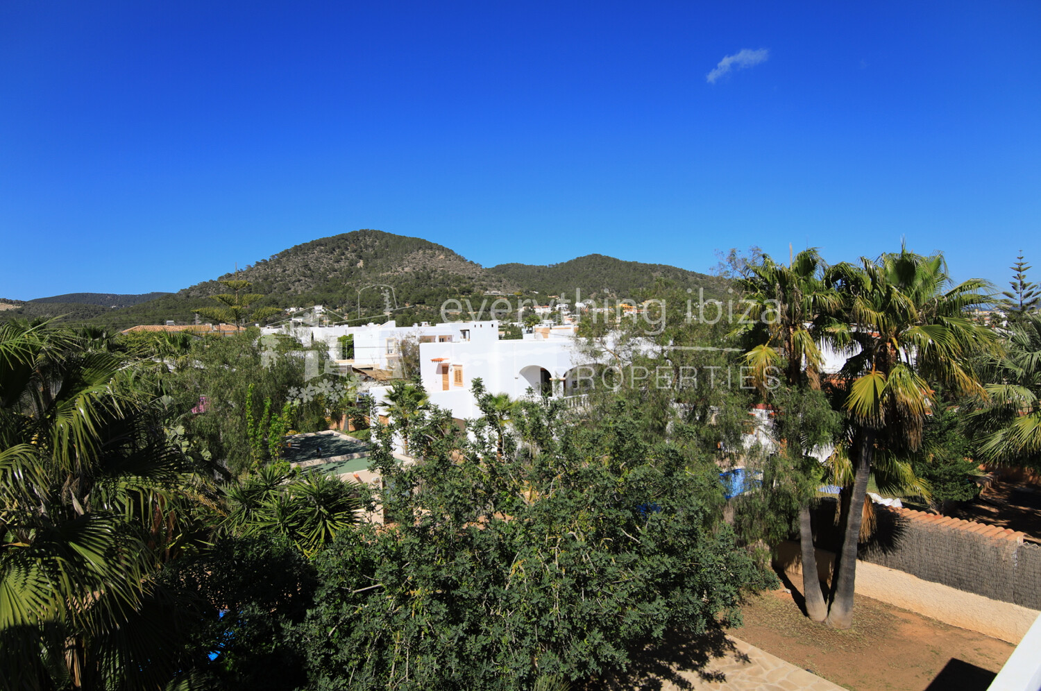 Elegant Villa with Two Independent Apartments San Jordi, ref. 1654, for sale in Ibiza by everything ibiza Properties