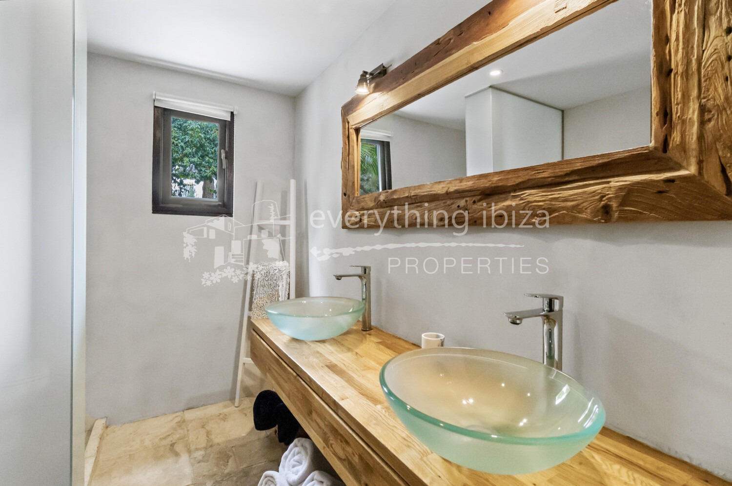 Beautiful Villa with Tourist License Two Guest Anexes and Large Rural Plot in Sa Carroca, ref. 1667, for sale in Ibiza by everything ibiza Properties