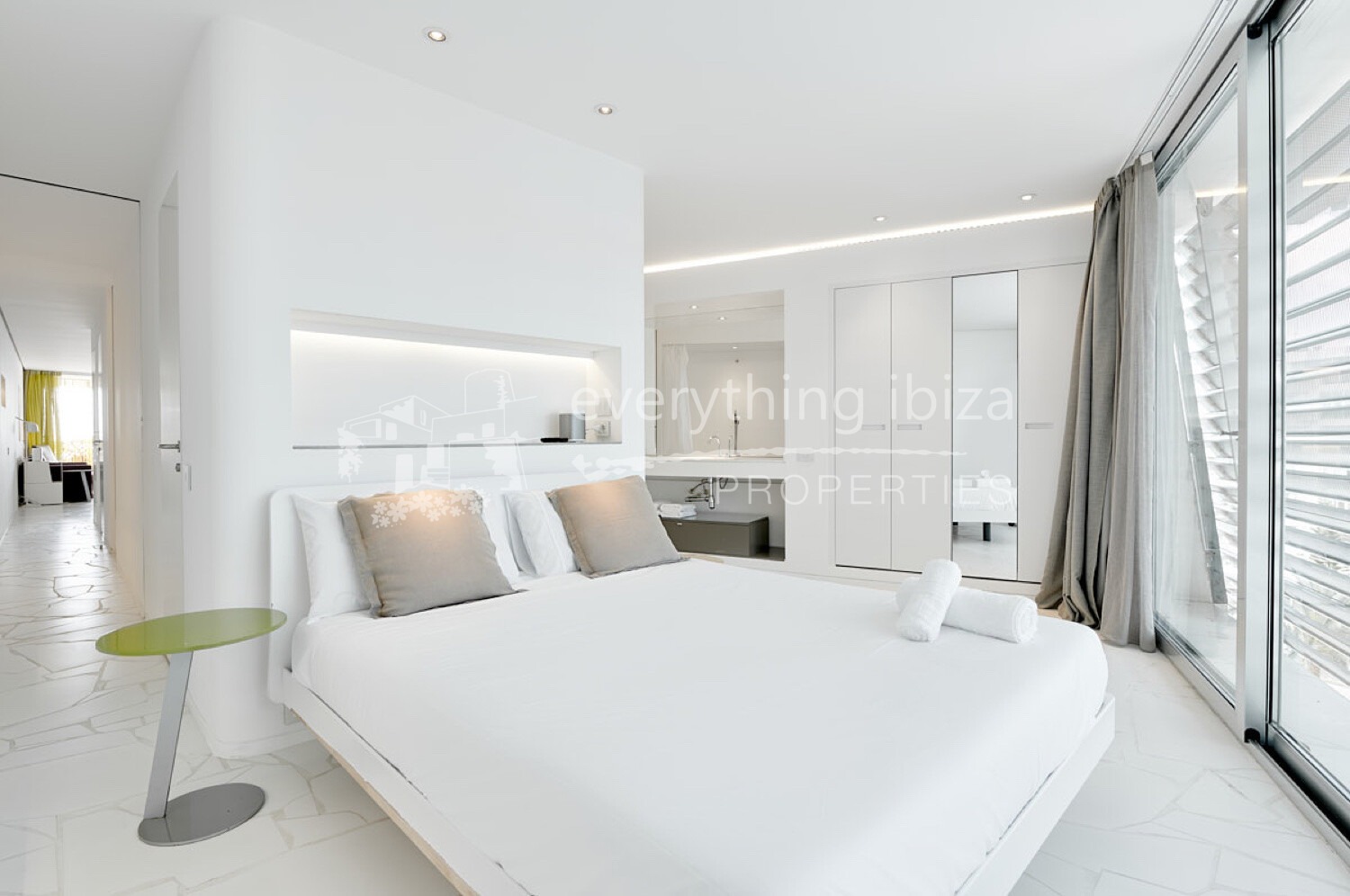 Contemporary Apartment near Talamanca Overlooking the Yachting Marina and Ibiza Old Town, ref. 1669, for sale in Ibiza by everything ibiza Properties