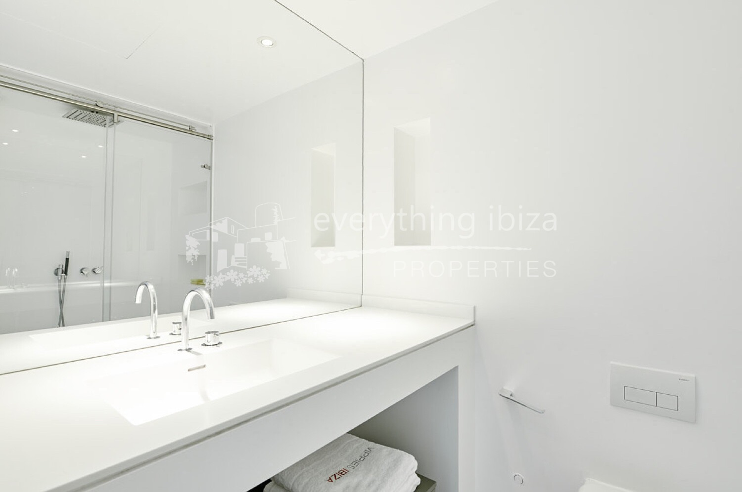 Contemporary Apartment near Talamanca Overlooking the Yachting Marina and Ibiza Old Town, ref. 1669, for sale in Ibiza by everything ibiza Properties