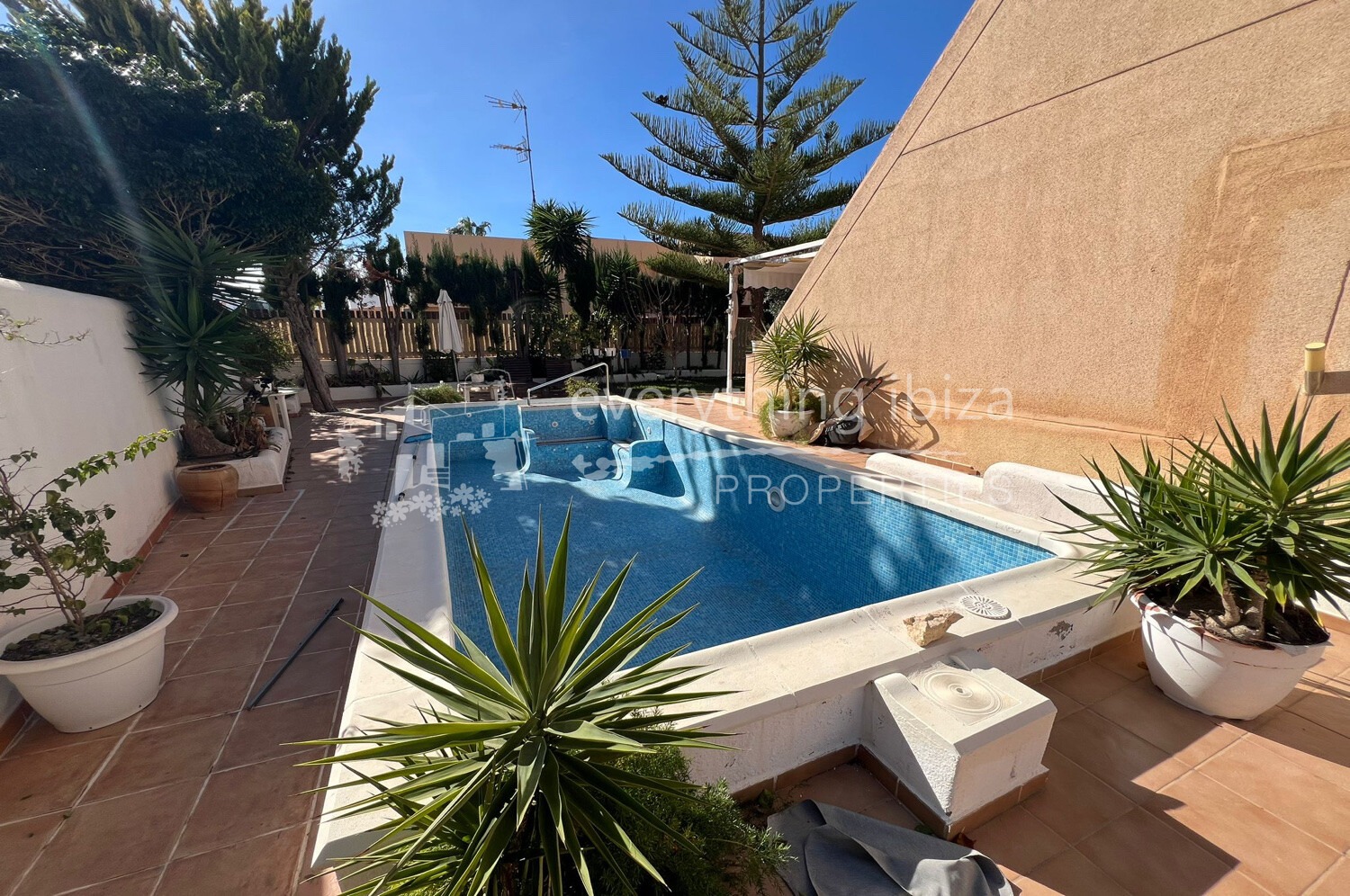 Townhouse Near Beach with Sunset Views, Private Pool and Gardens, ref. 1680, on sale in Ibiza by everything ibiza Properties