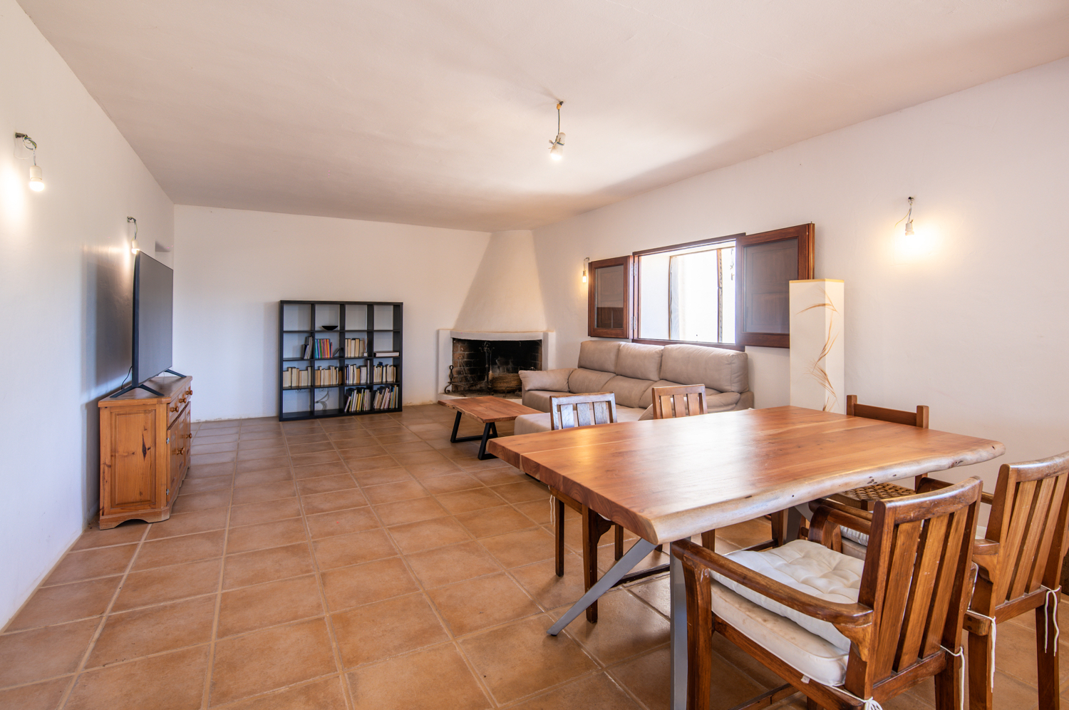 Traditional Spacious Finca Close to Santa Gertrudis Ideal for Renovation, ref. 1683, for sale in Ibiza by everything ibiza Properties