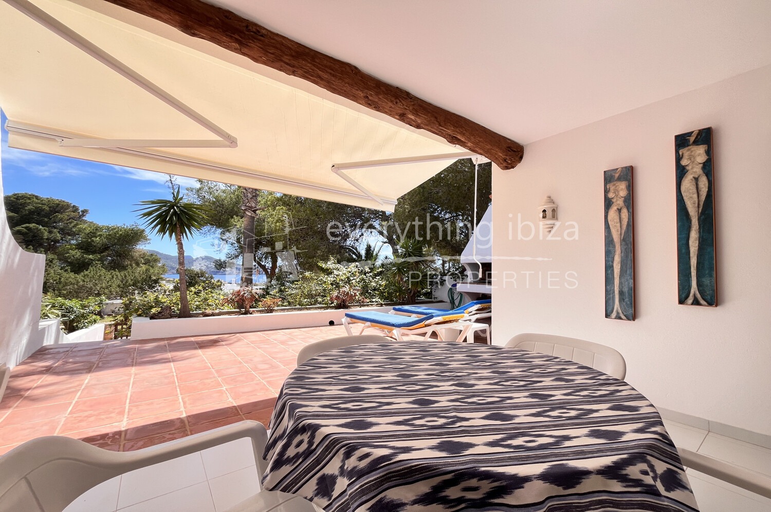 Charming Traditional Townhouse Close to Cala Conta with Sea and Sunset Views, ref. 1689, on sale in ibiza by everything ibiza Properties