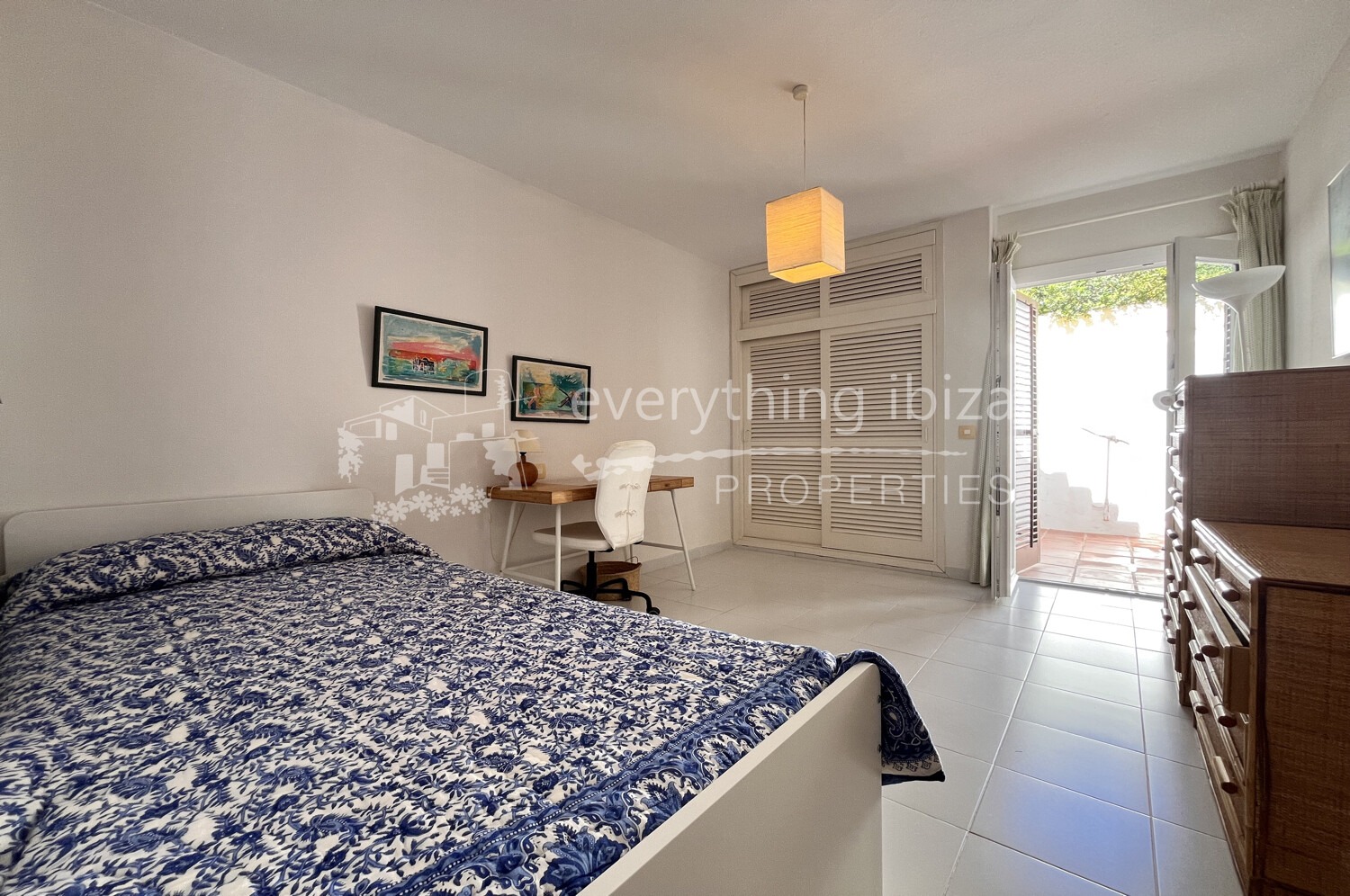 Charming Traditional Townhouse Close to Cala Conta with Sea and Sunset Views, ref. 1689, on sale in ibiza by everything ibiza Properties