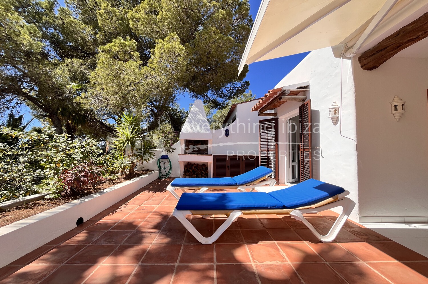 Charming Traditional Townhouse Close to Cala Conta with Sea and Sunset Views, ref. 1689, on sale in ibiza by everything ibiza Properties