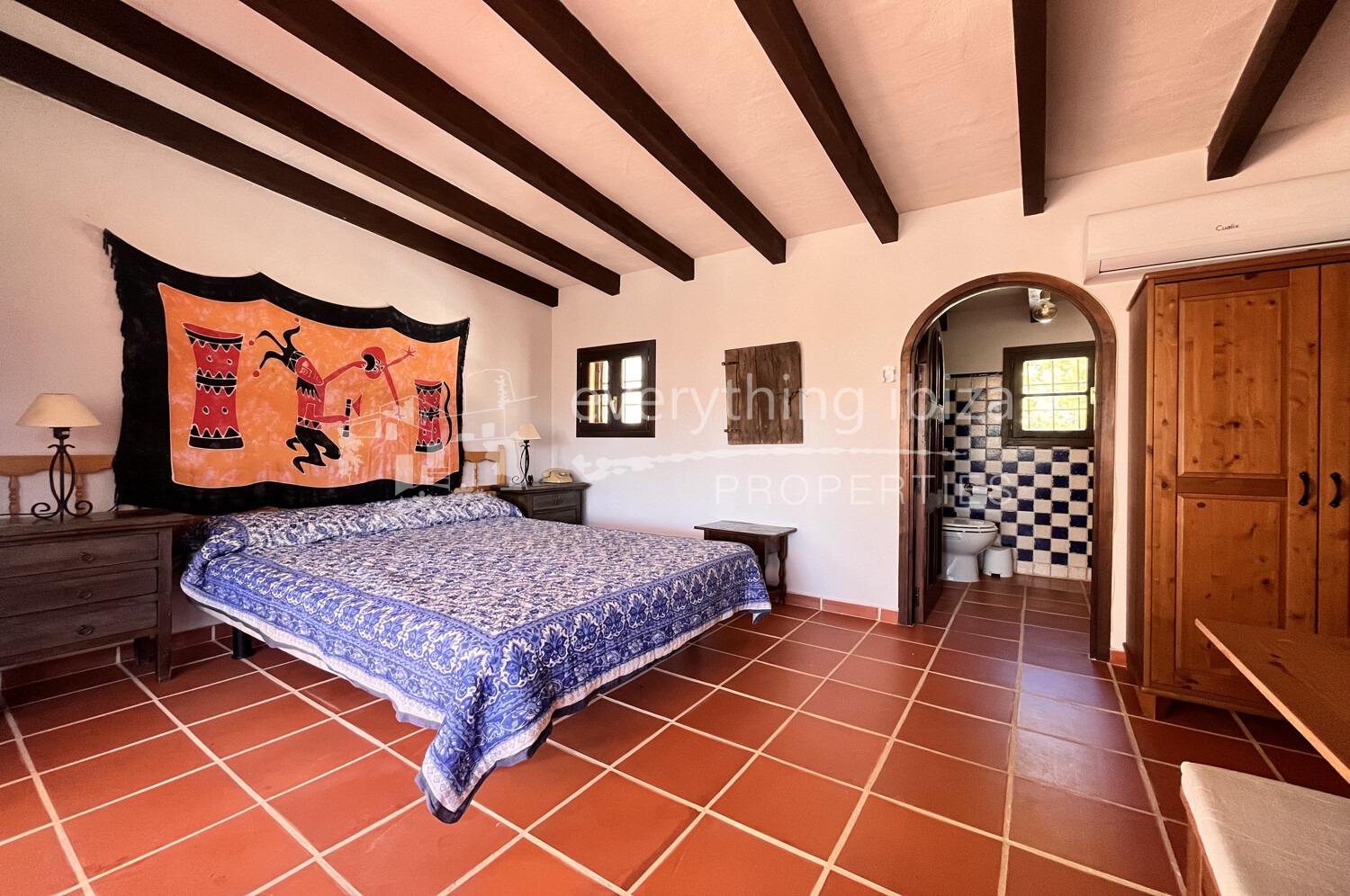 Charming Traditional Townhouse Close to Cala Conta with Sea and Sunset Views, ref. 1689, on sale in ibiza by everything ibiza Properties