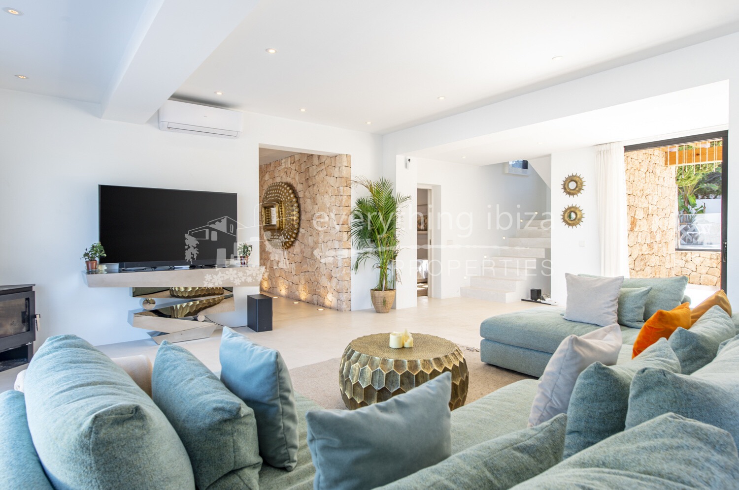 Stylish Contemporary Villa in Peaceful Setting near Beach with Sea and Sunset Views, ref. 1692, for sale in Ibiza by everything ibiza Properties