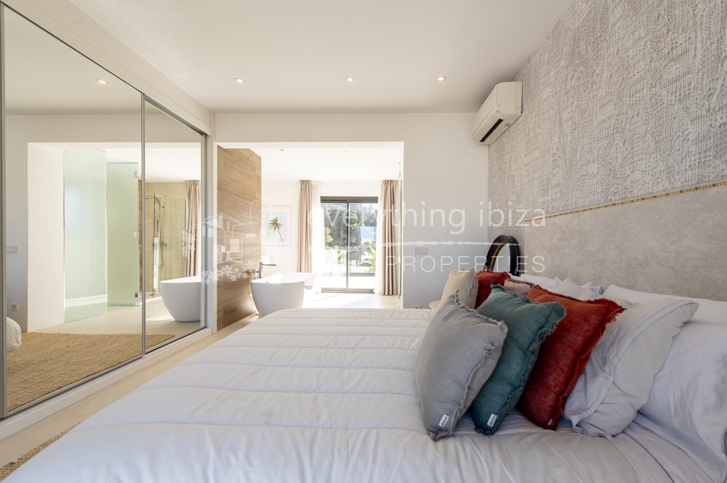 Stylish Contemporary Villa in Peaceful Setting near Beach with Sea and Sunset Views, ref. 1692, for sale in Ibiza by everything ibiza Properties