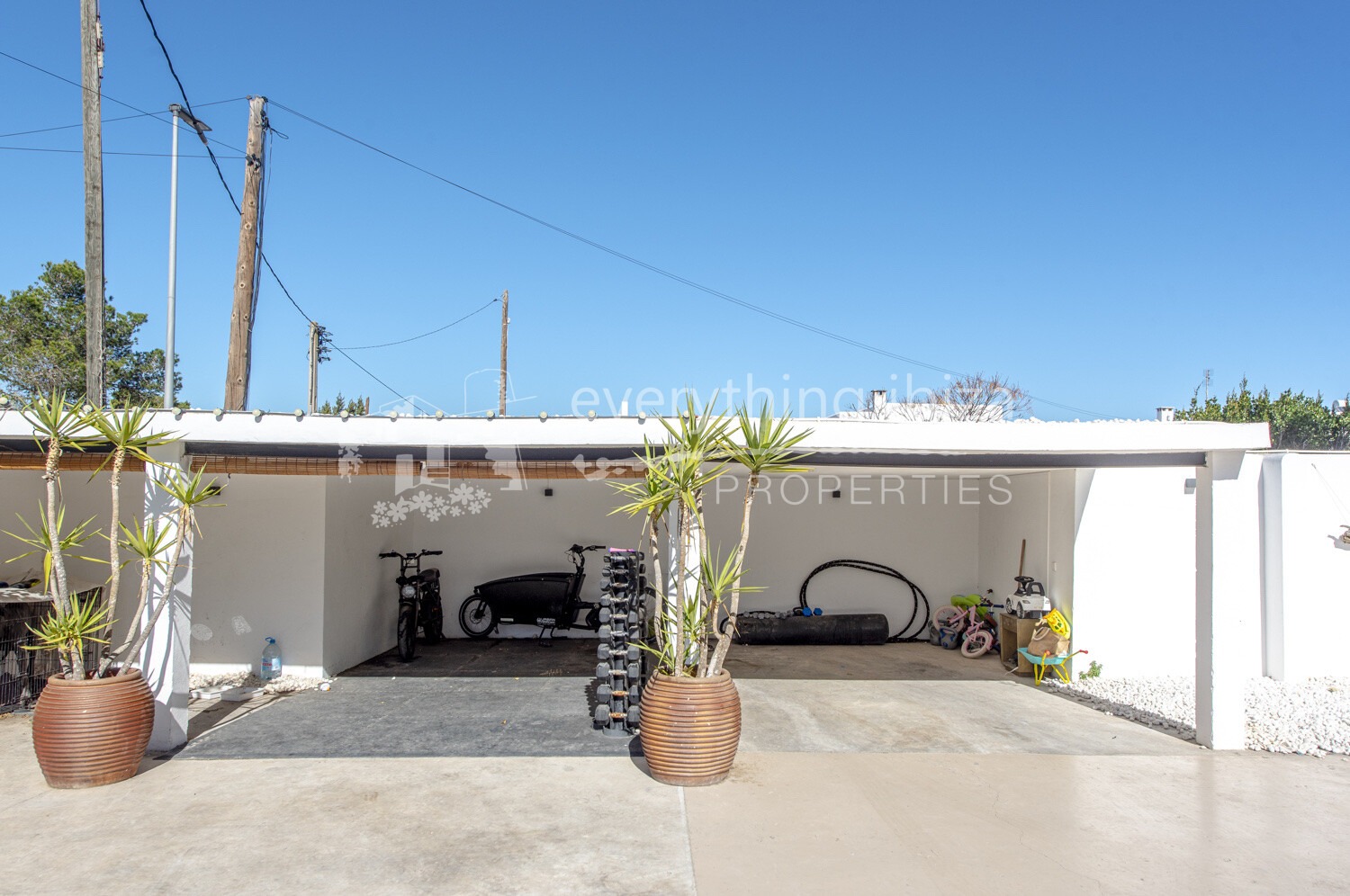 Stylish Contemporary Villa in Peaceful Setting near Beach with Sea and Sunset Views, ref. 1692, for sale in Ibiza by everything ibiza Properties