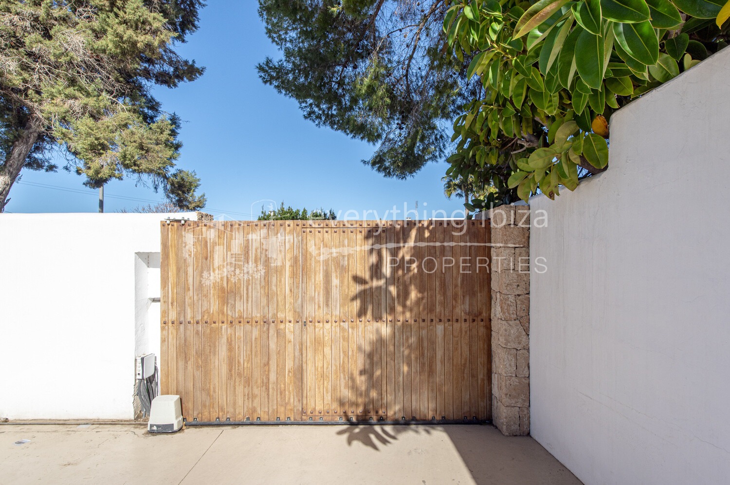 Stylish Contemporary Villa in Peaceful Setting near Beach with Sea and Sunset Views, ref. 1692, for sale in Ibiza by everything ibiza Properties