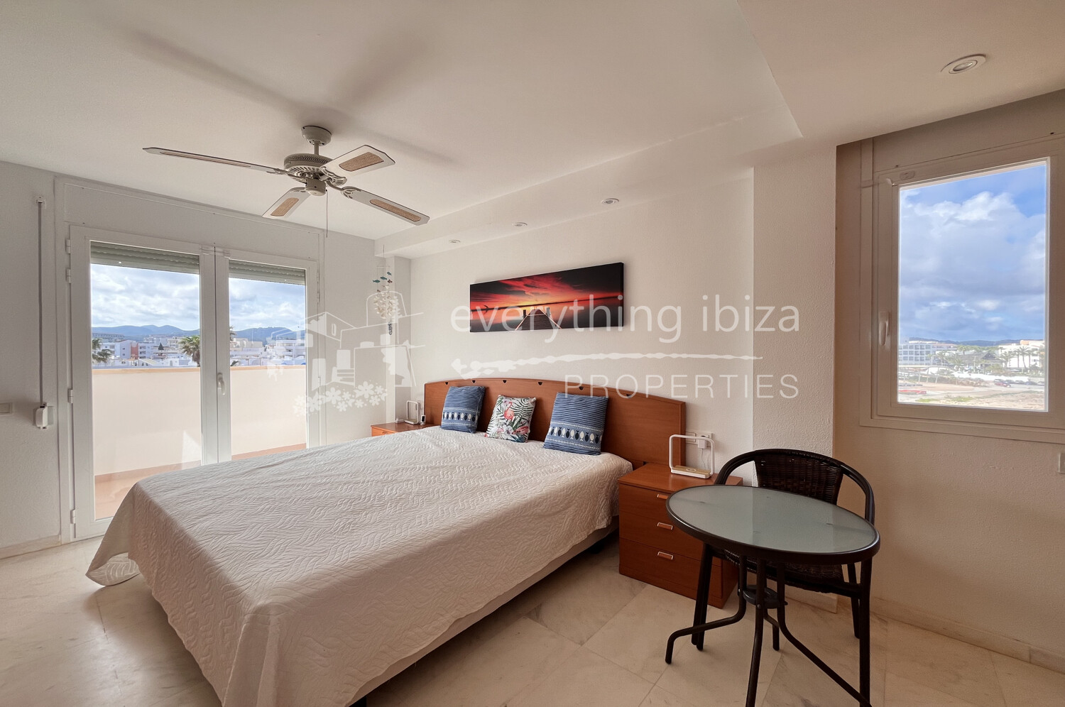 Coastline Penthouse Apartment with Large Roof Terrace, Sea and Sunset Views, ref. 1696, for sale in Ibiza by everything ibiza Properties
